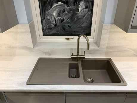 Throwback Thursday to this stunning kitchen fabricated in Lesmahagow Scotland . We were very proud to be apart of this kitchen refurb done in Kerrok by Kolpa Diaspore. A beautiful natur (2).jpg