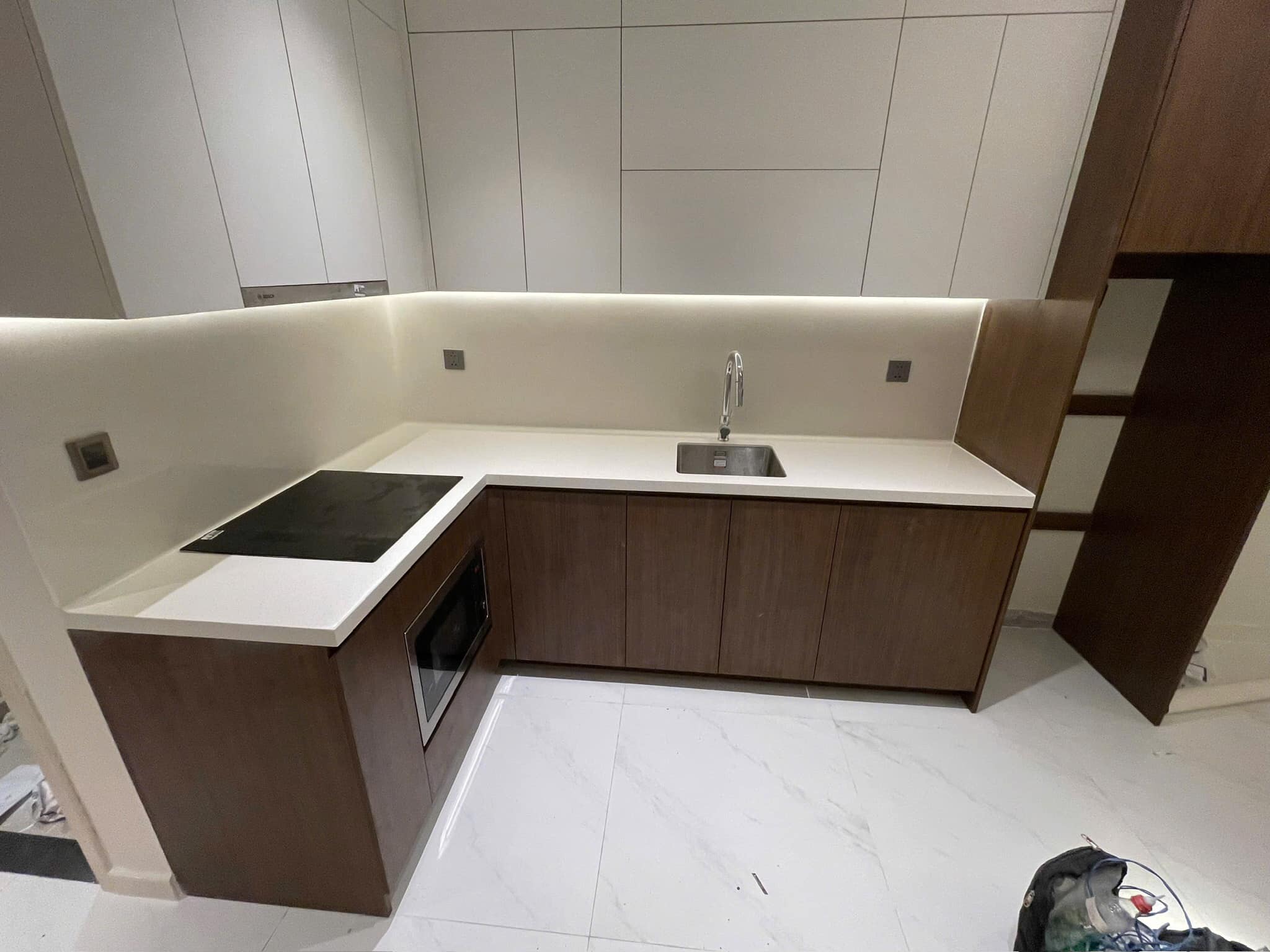 100% acrylic solid surface